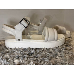 Women's UGG White Leather Zane Sandals Size 10